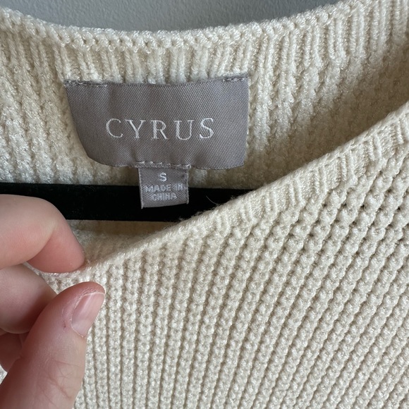 Soft cream knit sweater - Picture 3 of 3